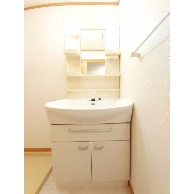キャプリコートＣ 101【管理NO：1-012441301-01010】 ★家具家電は申し込み後に搬入します★の物件画像