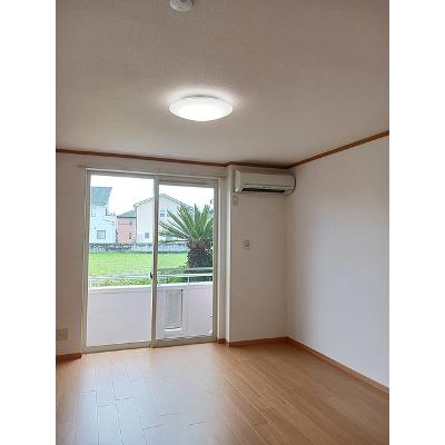 スィートメモリー 102【管理NO：1-011714901-01020】 ★家具家電は申し込み後に搬入します★の物件画像