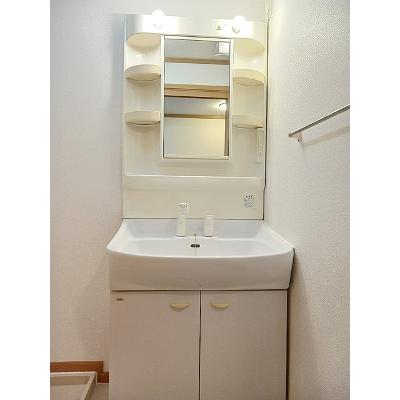 スィートメモリー 102【管理NO：1-011714901-01020】 ★家具家電は申し込み後に搬入します★の物件画像