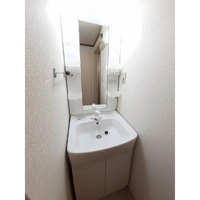 シャンゼリゼ弐番館 103【管理NO：1-009378501-01030】 ★家具家電は申し込み後に搬入します★の物件画像