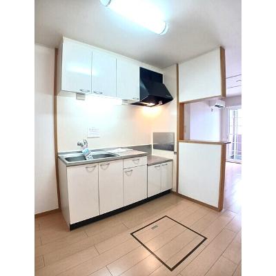 ピュア・ウィステリア 102【管理NO：1-014761901-01020】 ★家具家電は申し込み後に搬入しますの物件画像