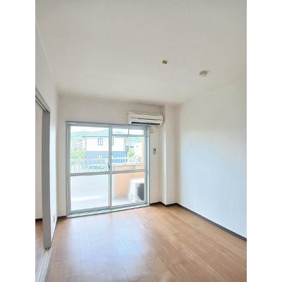 ルレーブ・ロイヤル 204【管理NO：1-005966001-02040】 ★家具家電は申し込み後に搬入しますの物件画像