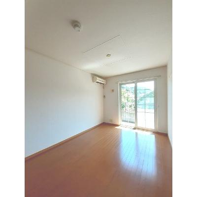 ブランド　バーグＡ 102【管理NO：1-013446501-01020】 ★家具家電は申し込み後に搬入しますの物件画像