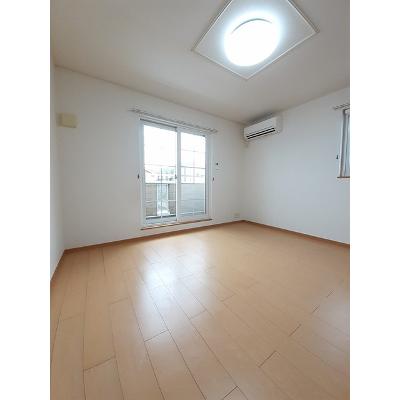 カーサ　フェリーチェ　Ⅱ 204【管理NO：1-014893301-02040】 ★家具家電は申し込み後に搬入します★の物件画像