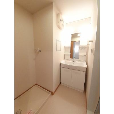 カーサ　フェリーチェ　Ⅱ 204【管理NO：1-014893301-02040】 ★家具家電は申し込み後に搬入します★の物件画像