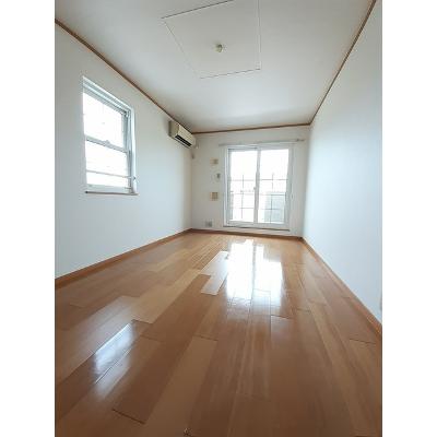 ヴァイオレット・パラッツオＡ 201【管理NO：1-012824501-02010】 ★家具家電は申し込み後に搬入します★の物件画像