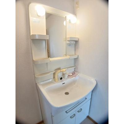ブルー　アイランド 202【管理NO：1-014350301-02020】 ★家具家電は申し込み後に搬入しますの物件画像