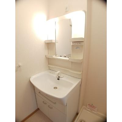 エマールカモガワ 103【管理NO：1-013550601-01030】 ★家具家電は申し込み後に搬入しますの物件画像