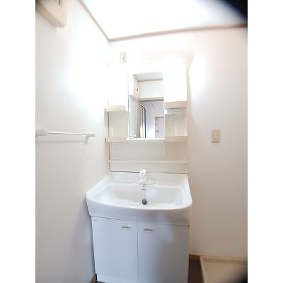 カサデルソレアード 202【管理NO：1-012671601-02020】 ★家具家電は申し込み後に搬入します★の物件画像
