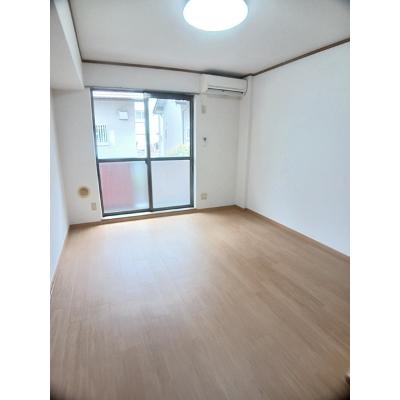 ホワイト・リバー 102【管理NO：1-010797901-01020】 ★家具家電は申し込み後に搬入します★の物件画像