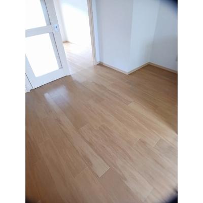 エルディムピーチ 201【管理NO：1-001625101-02010】 ★家具家電は申し込み後に搬入します★の物件画像
