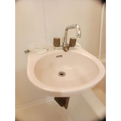 エルディムピーチ 201【管理NO：1-001625101-02010】 ★家具家電は申し込み後に搬入します★の物件画像
