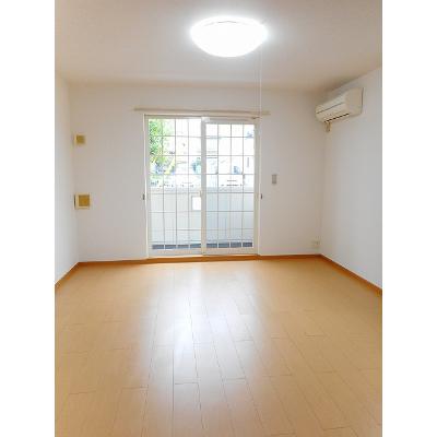 シュティル港町 102【管理NO：1-015466401-01020】 ★家具家電は申し込み後に搬入します★の物件画像