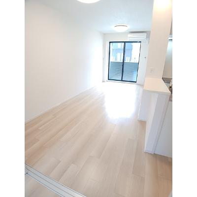クリスタルコートＪ３ 102【管理NO：1-028438901-01020】 ★家具家電は申し込み後に搬入します★の物件画像