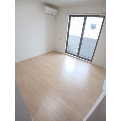 シュウ・レミングＥ 102【管理NO：1-024002402-01020】 ★家具家電は申し込み後に搬入しますの物件画像