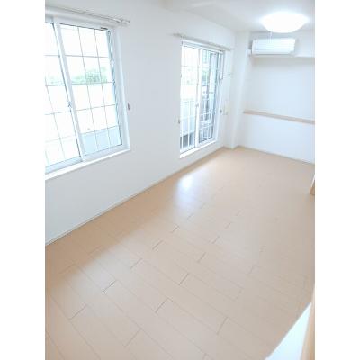 リヴェールⅤ 202【管理NO：1-017823202-02020】 ★家具家電は申し込み後に搬入します★の物件画像