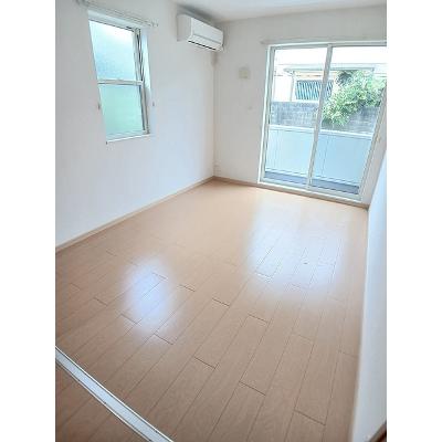カルトナージュ 101【管理NO：1-016967401-01010】 ★家具家電は申し込み後に搬入します★の物件画像