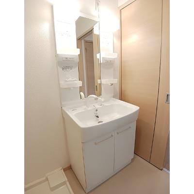 カルトナージュ 101【管理NO：1-016967401-01010】 ★家具家電は申し込み後に搬入します★の物件画像