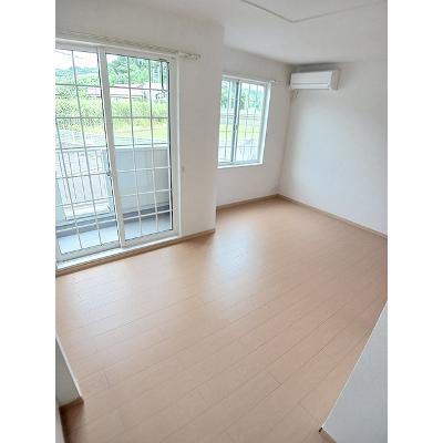 モナ・ヴェイル 103【管理NO：1-016857601-01030】 ★家具家電は申し込み後に搬入します★の物件画像