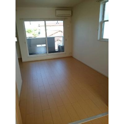 オーヴ 201【管理NO：1-016618801-02010】 ★家具家電は申し込み後に搬入します★の物件画像