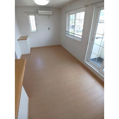 ブリーズヒル国領　Ｃ 202【管理NO：1-015543401-02020】 ★家具家電は申し込み後に搬入します★の物件画像