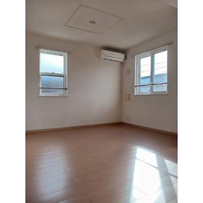 ガーデン西垣生 201【管理NO：1-016740901-02010】 ★家具家電は申し込み後に搬入しますの物件画像