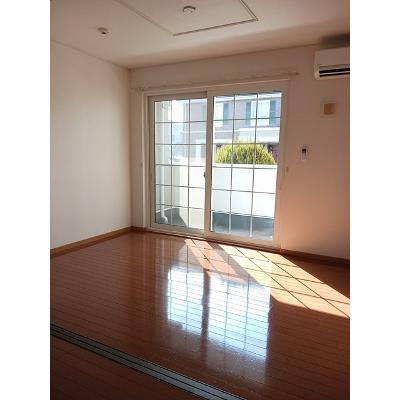 メイクロード 103【管理NO：1-014609401-01030】 ★家具家電は申し込み後に搬入します★の物件画像