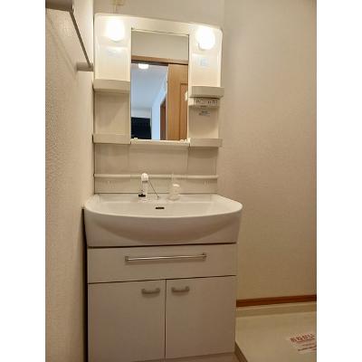 メイクロード 103【管理NO：1-014609401-01030】 ★家具家電は申し込み後に搬入します★の物件画像