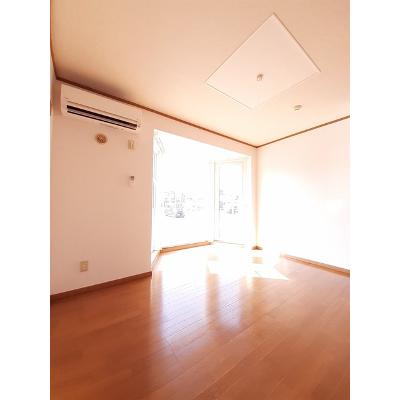 ウエストコート　Ａ 102【管理NO：1-006158201-01020】 ★家具家電は申し込み後に搬入しますの物件画像