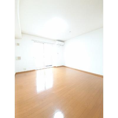 メゾン　ド　ロベリア 103【管理NO：1-014113301-01030】 ★家具家電は申し込み後に搬入しますの物件画像