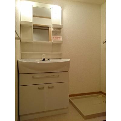 モダン 101【管理NO：1-012826601-01010】 ★家具家電は申し込み後に搬入します★の物件画像