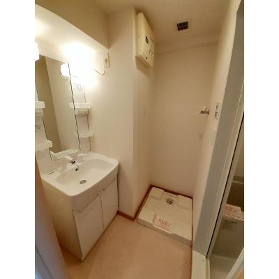 リョーアイ 306【管理NO：1-016116001-03050】 ★家具家電は申し込み後に搬入します★の物件画像