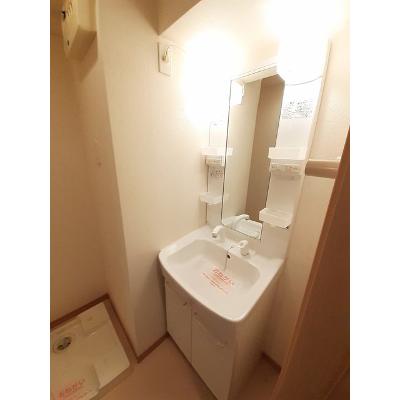 リョーアイ 305【管理NO：1-016116001-03040】 ★家具家電は申し込み後に搬入します★の物件画像