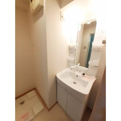 リョーアイ 207【管理NO：1-016116001-02060】 ★家具家電は申し込み後に搬入します★の物件画像