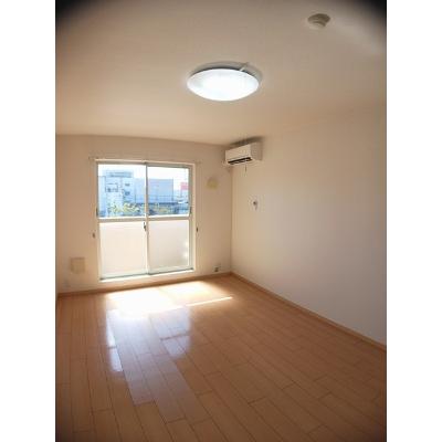 フラン・ヴェルジェ 301【管理NO：1-014807601-03010】 ★家具家電は申し込み後に搬入します★の物件画像