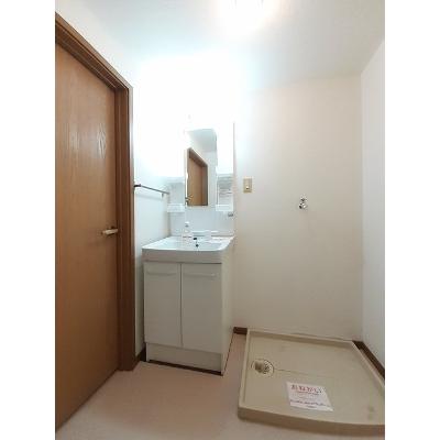 メゾン・ド・フローラ 202【管理NO：1-009675601-02020】 ★家具家電は申し込み後に搬入します★の物件画像