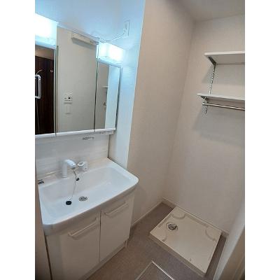 スリール 203【管理NO：1-027949701-02030】 ★家具家電は申し込み後に搬入しますの物件画像