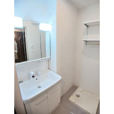 スリール 202【管理NO：1-027949701-02020】 ★家具家電は申し込み後に搬入しますの物件画像