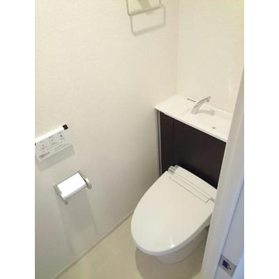 オンフォレスト芳泉 303【管理NO：1-022130201-03030】 ★家具家電は申し込み後に搬入します 2026年07月下旬入居可能の物件画像