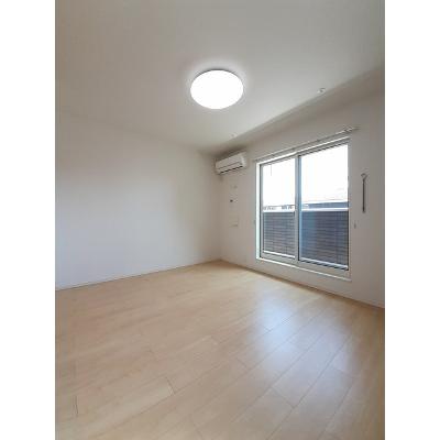 カーサ　ヴィオラ　２ 206【管理NO：1-023034502-02050】 ★家具家電は申し込み後に搬入します★の物件画像