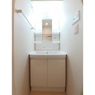 リバーサイド２ 305【管理NO：1-019441701-03040】 ★家具家電は申し込み後に搬入します★の物件画像