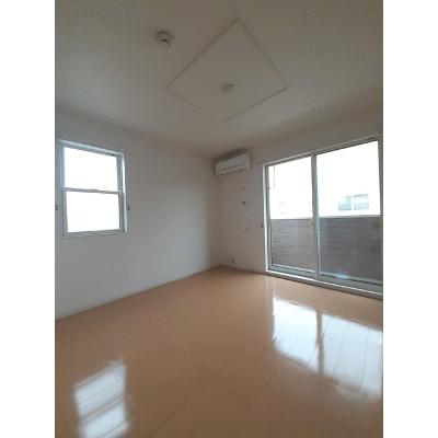 オフショア 102【管理NO：1-018581101-01020】 ★家具家電は申し込み後に搬入します★の物件画像
