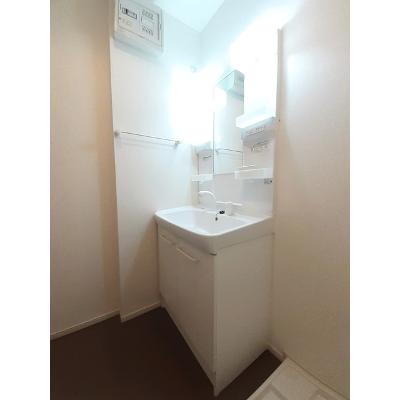 オフショア 102【管理NO：1-018581101-01020】 ★家具家電は申し込み後に搬入します★の物件画像