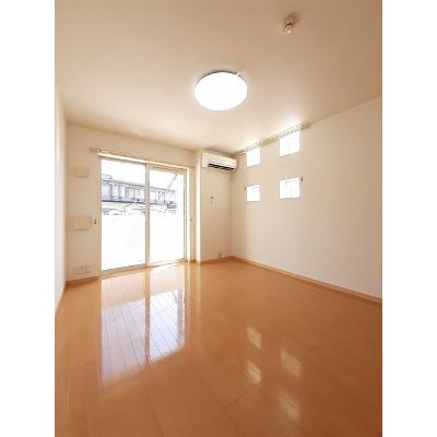 グリ－ンピュアⅡ 203【管理NO：1-016771801-02030】 ★家具家電は申し込み後に搬入します★の物件画像