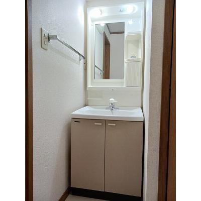 リンデンバウム・ナンバ 102【管理NO：1-007847201-01020】 ★家具家電は申し込み後に搬入しますの物件画像