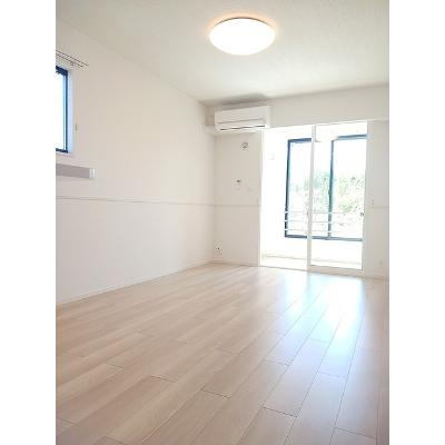 アルバータ　セレーノ 101【管理NO：1-028408201-01010】 ★家具家電は申し込み後に搬入します★の物件画像