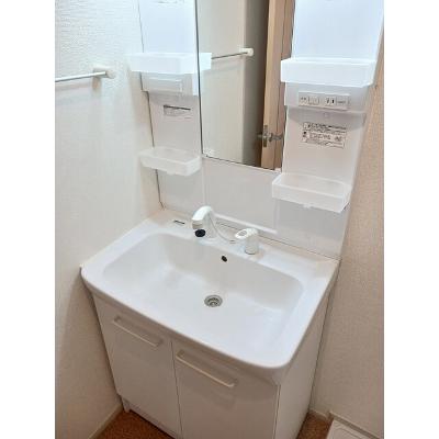 プリムラ 105【管理NO：1-019173001-01040】 ★家具家電は申し込み後に搬入します★の物件画像