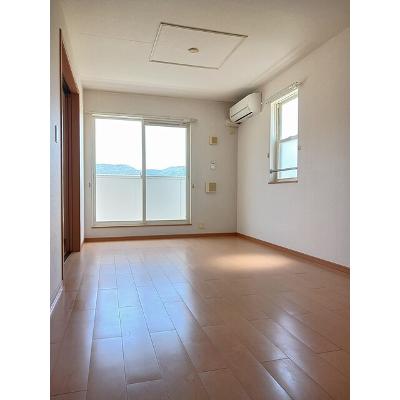 オリーブ 201【管理NO：1-015288601-02010】 ★家具家電は申し込み後に搬入します★の物件画像