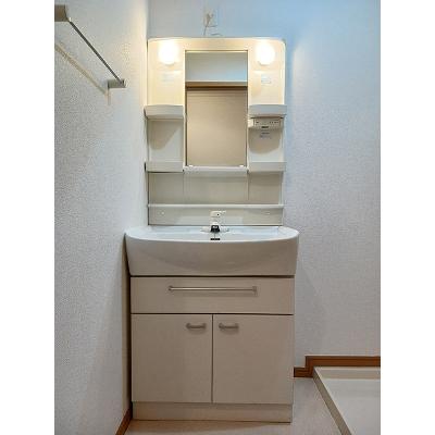 ビオレータ 103【管理NO：1-013868601-01030】 ★家具家電は申し込み後に搬入します★の物件画像