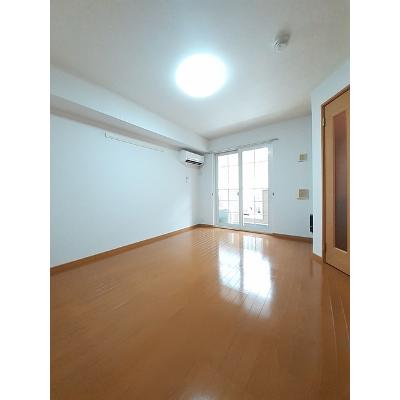 プラム 102【管理NO：1-013191101-01020】 ★家具家電は申し込み後に搬入しますの物件画像